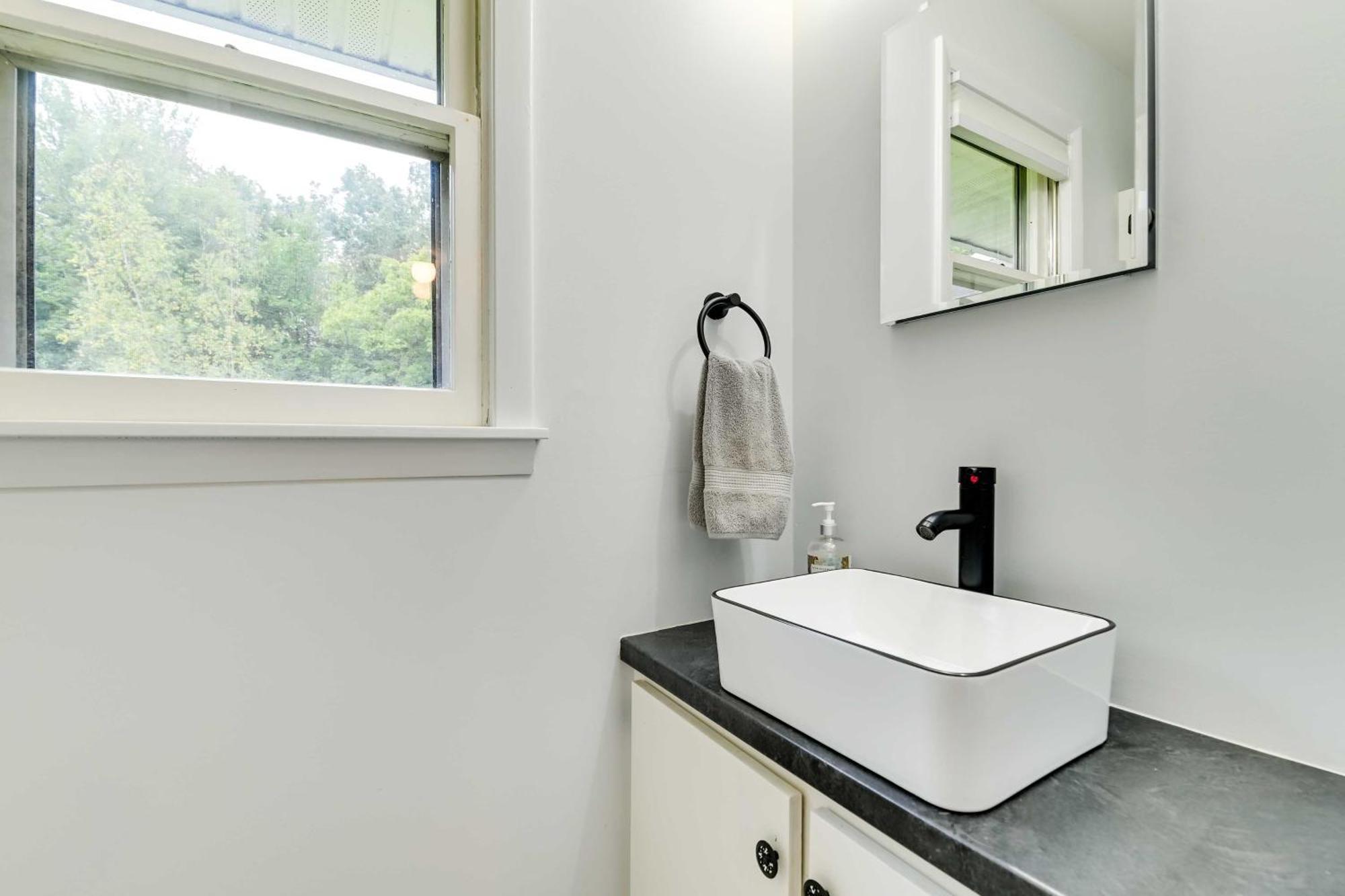 Modern Studio Less Than 13 Mi To Saratoga Racetrack! Ballston Spa Экстерьер фото