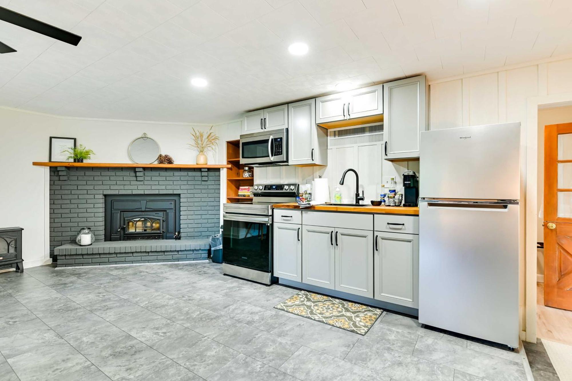 Modern Studio Less Than 13 Mi To Saratoga Racetrack! Ballston Spa Экстерьер фото